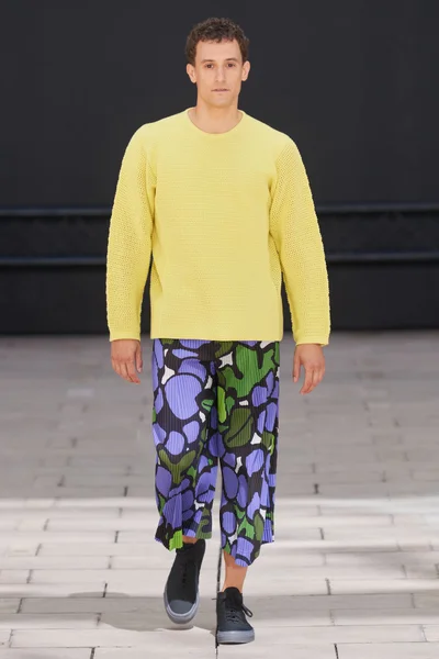 Look 34